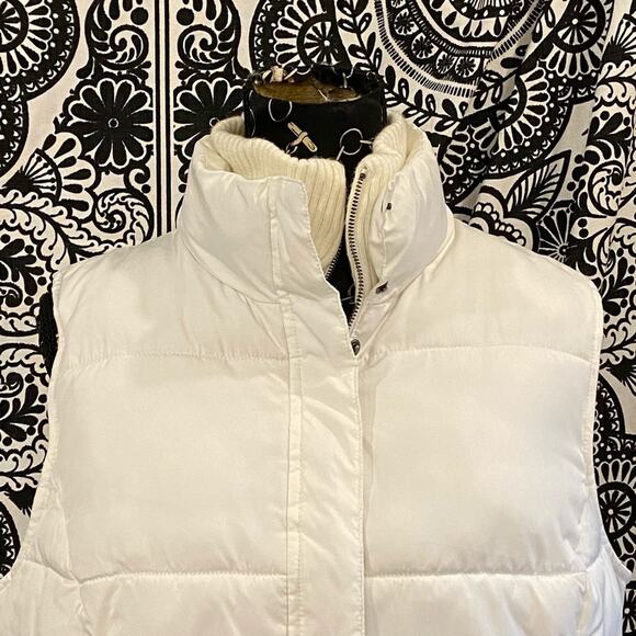 Pretty Merona Women’s M SUPER CLEAN Zip Front White Puffer Vest - Picture 3 of 10